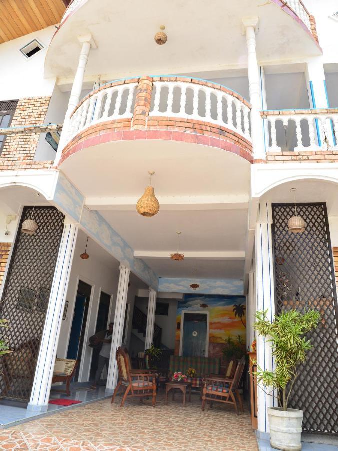 Hotel Happy Tuna Hikkaduwa Kültér fotó